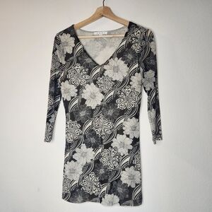 Cabi Womens Large Tunic Black White Floral V-neck Blouse